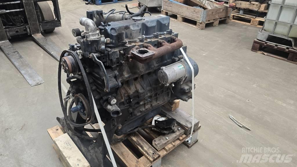 Kubota V2403 引擎/發動機