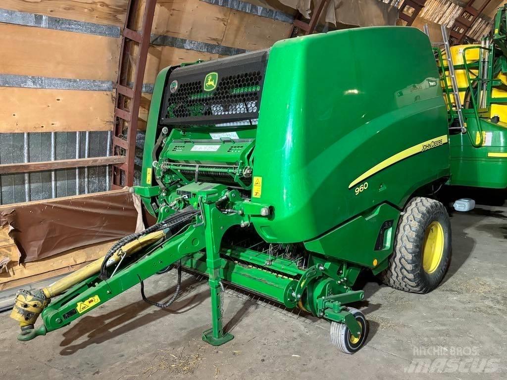John Deere 960 圓型牧草打包機