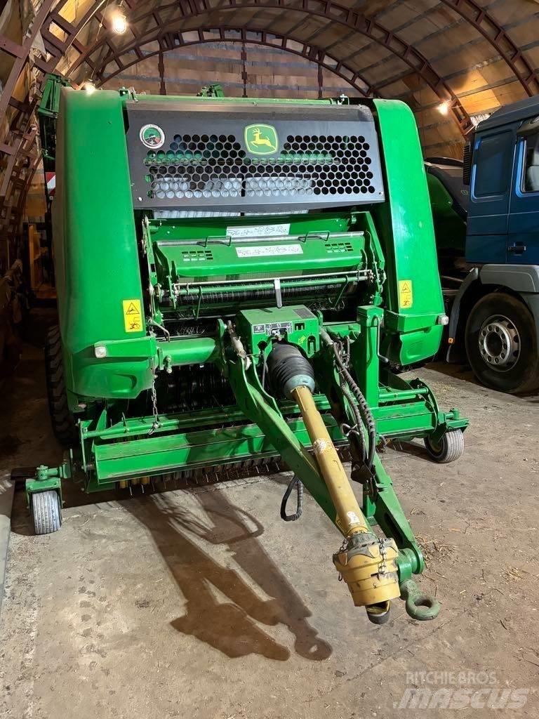 John Deere 960 圓型牧草打包機