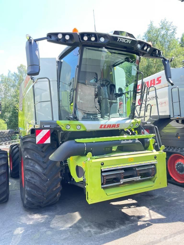 CLAAS TRION 750 聯合收穫機