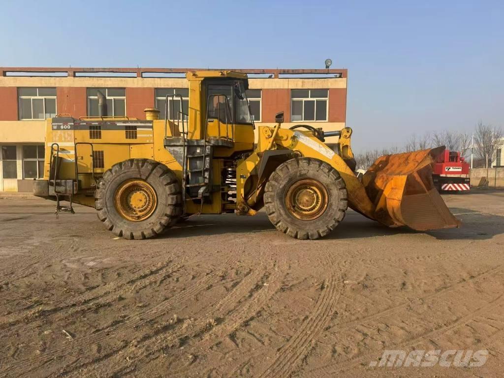 Komatsu WA 600-3 輪胎式裝載機