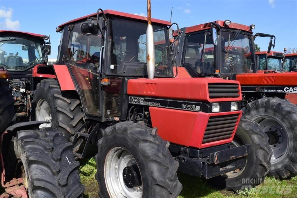 Case IH 844 XL 曳引機