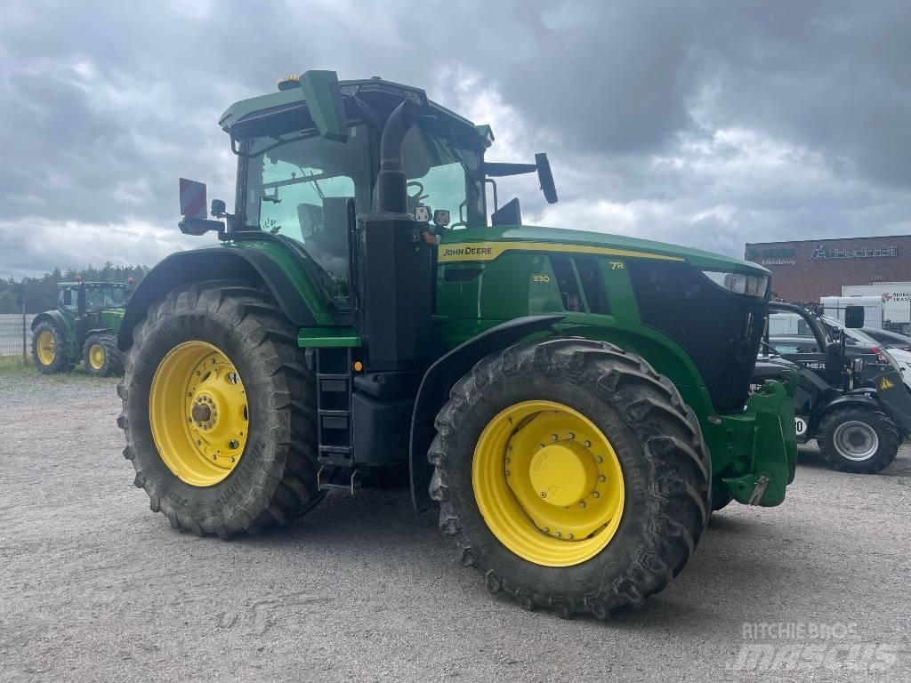 John Deere 7R330 曳引機