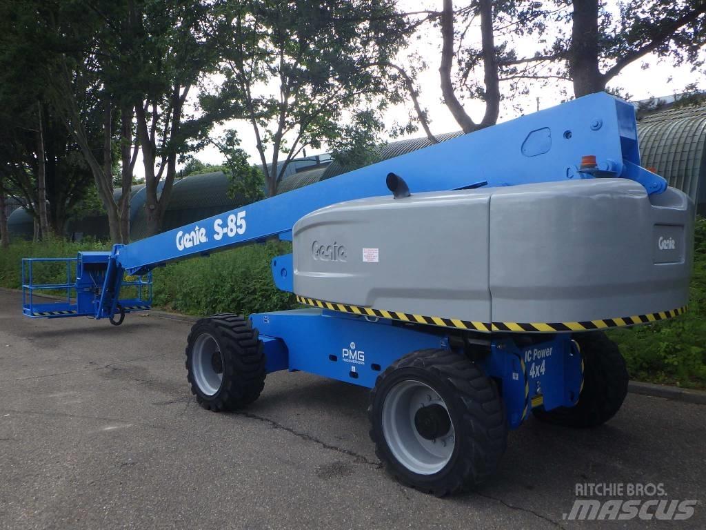 Genie S85 伸縮臂高空作業車