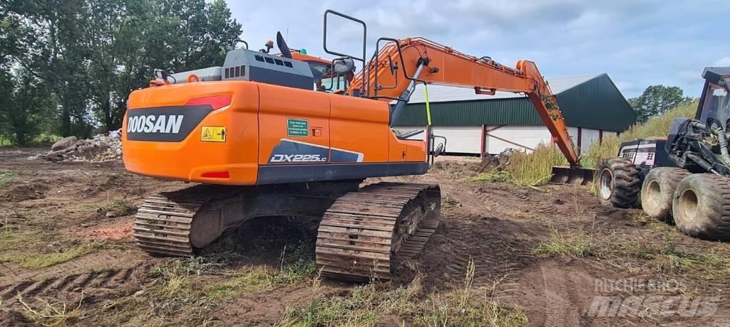 Doosan DX 225 LC-5 履帶式 挖土機/掘鑿機/挖掘機