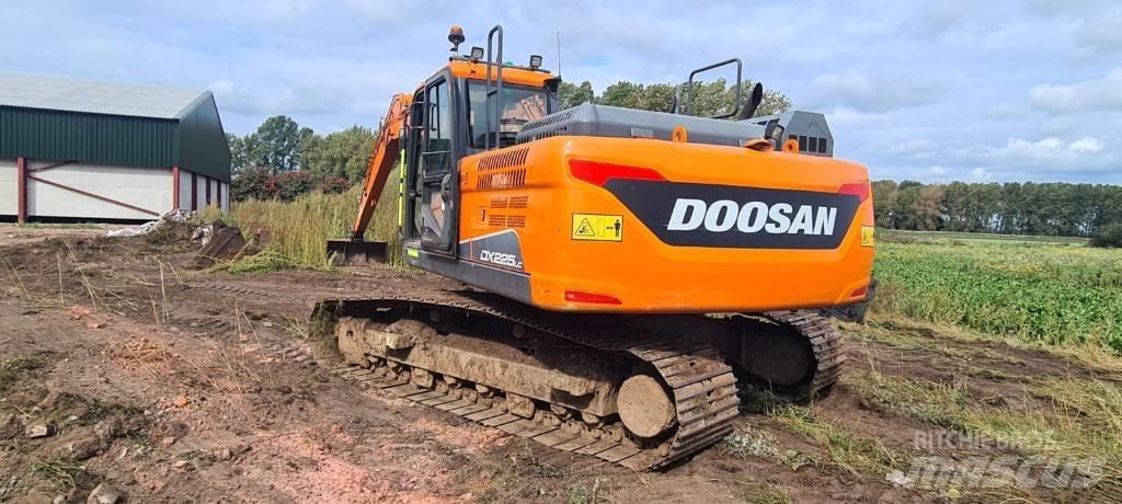 Doosan DX 225 LC-5 履帶式 挖土機/掘鑿機/挖掘機
