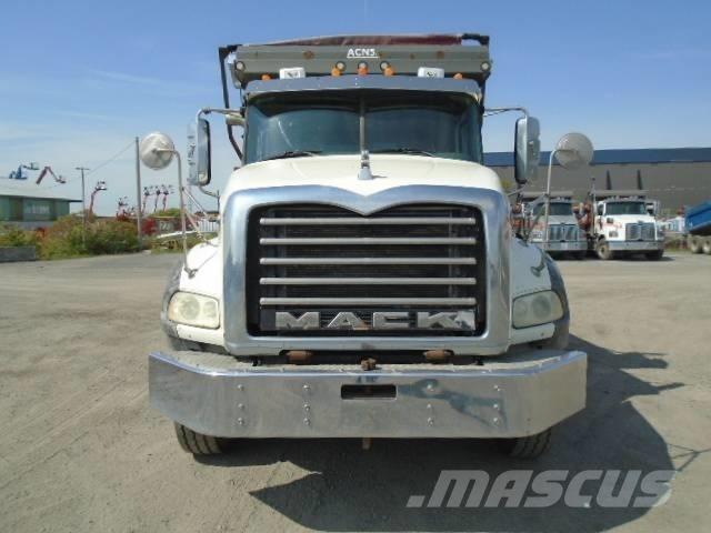 Mack GU813 傾卸式卡車