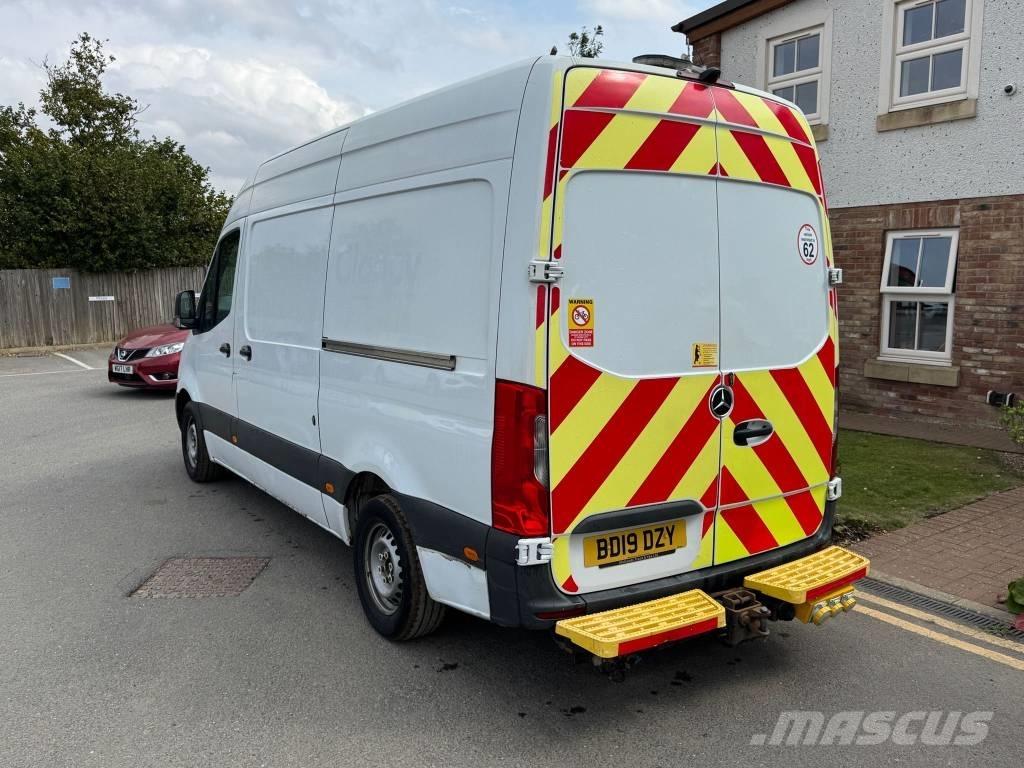 Mercedes-Benz 314Cdi 廂式貨物運輸車