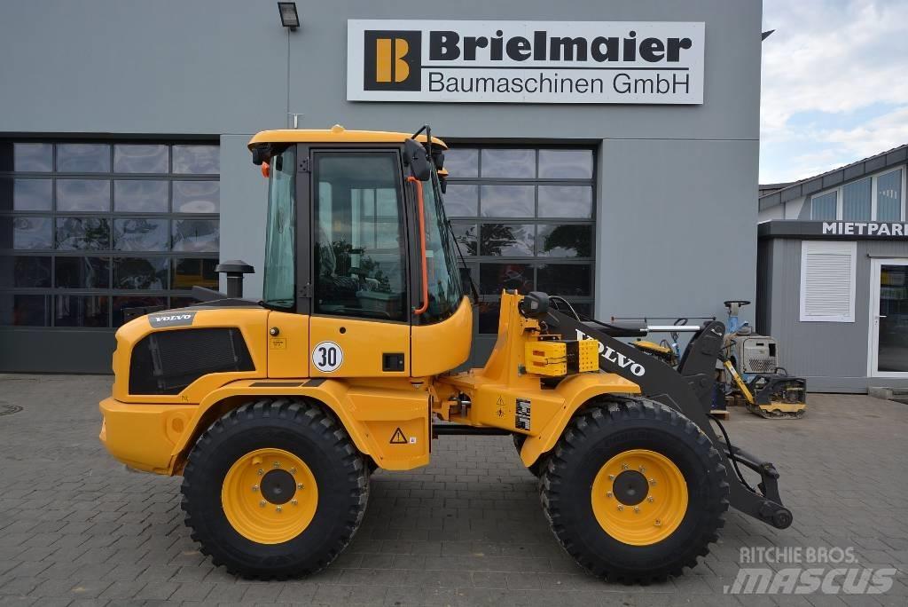 Volvo L 35 HS 輪胎式裝載機