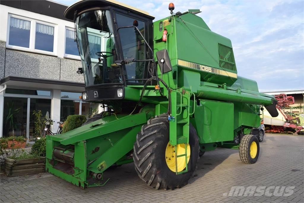 John Deere 1065 聯合收穫機
