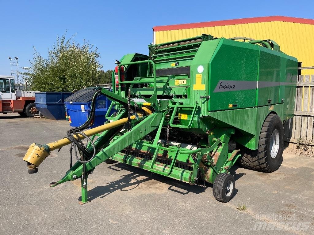 McHale Fusion 2 圓型牧草打包機