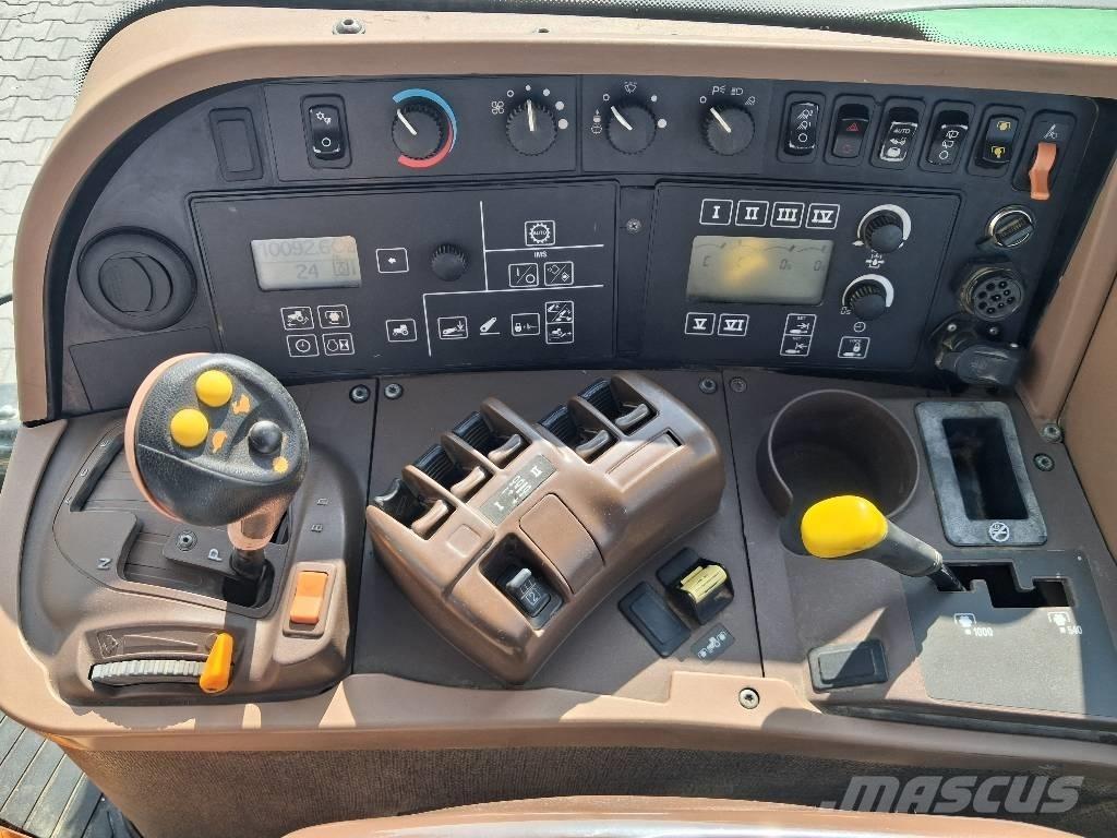 John Deere 7830 TLS 曳引機