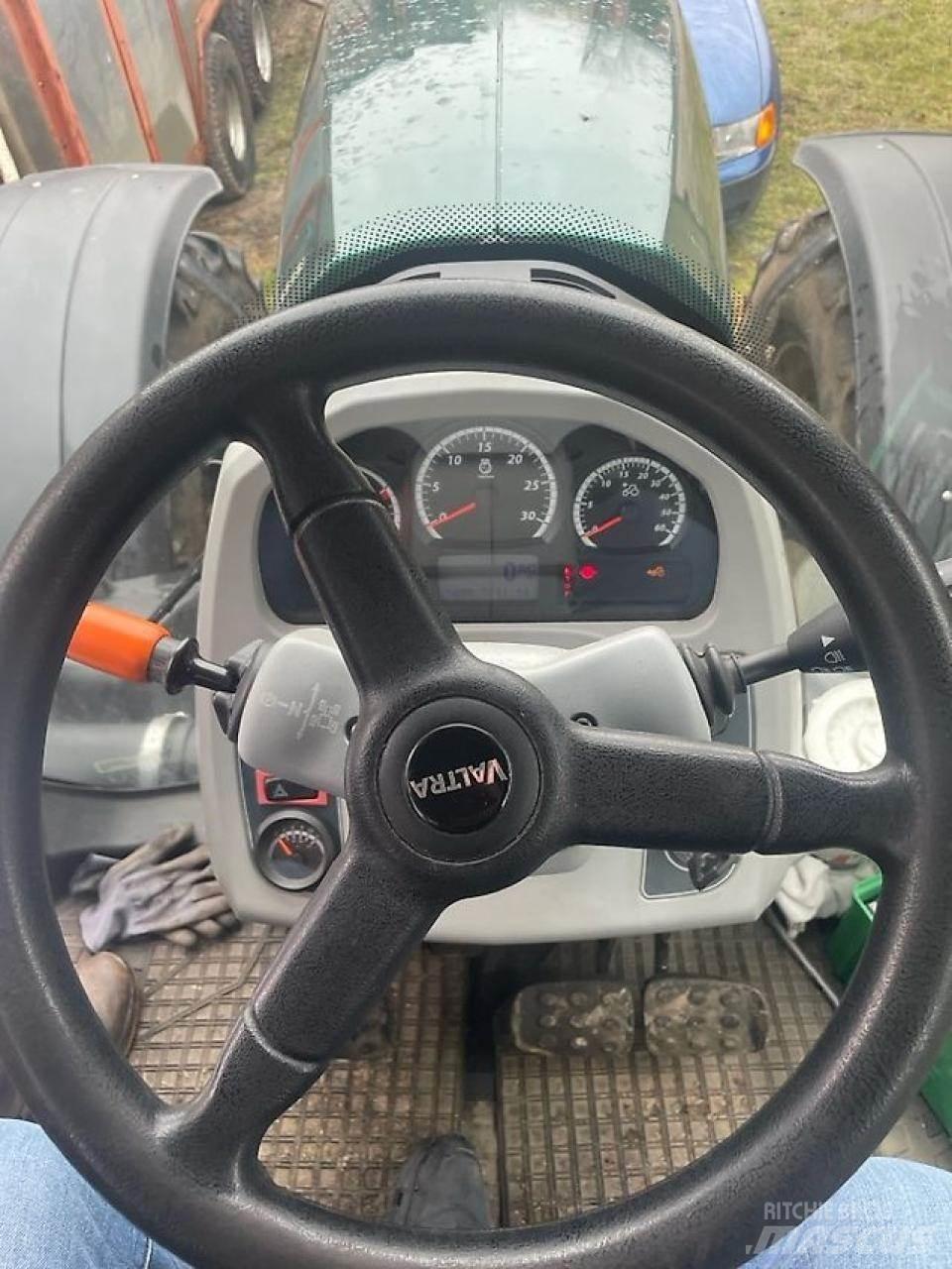 Valtra T 174 E 曳引機