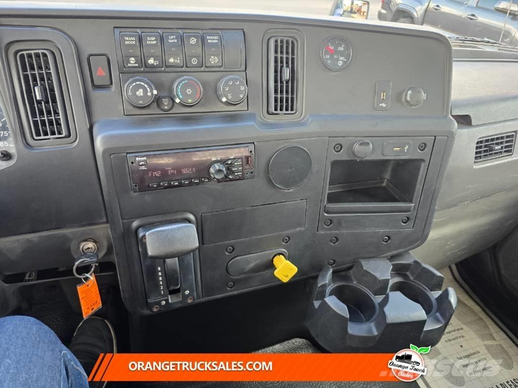 International MV607 平板式/側卸式卡車