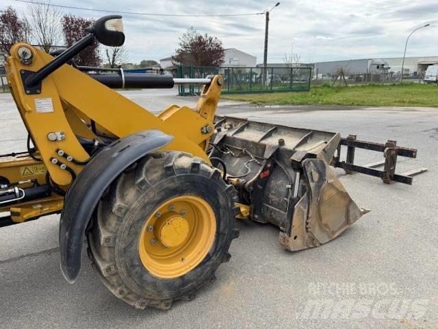 CAT 908 M 輪胎式裝載機