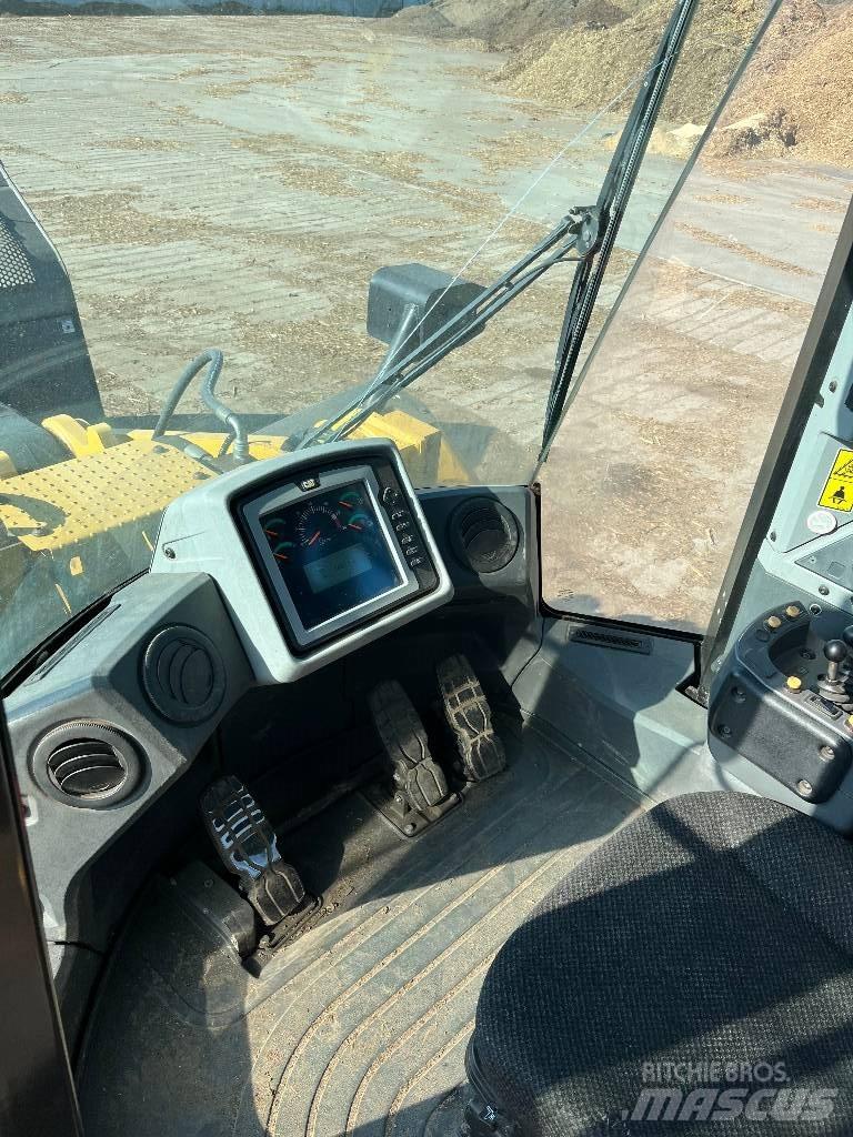 CAT 966K 輪胎式裝載機