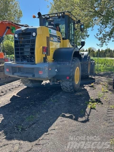 Komatsu WA200-8 輪胎式裝載機