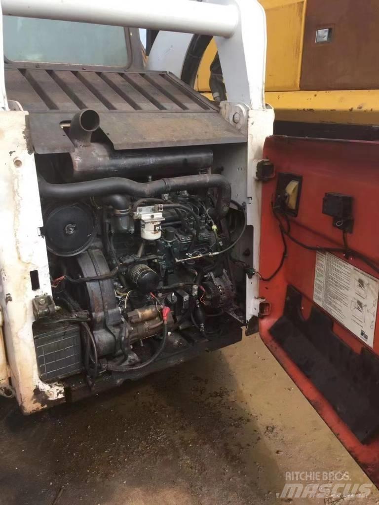 Bobcat S 300 滑移轉向裝載機
