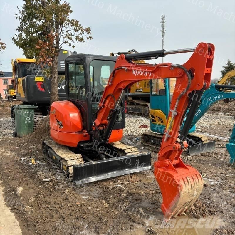 Kubota U 30 小型挖土機/掘鑿機<7t(小型挖掘機)