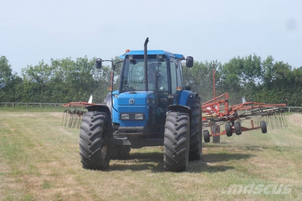 New Holland 8340 曳引機