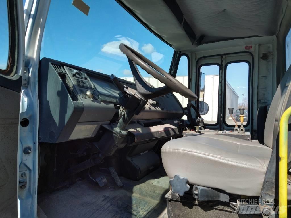 Freightliner FL80 垃圾車