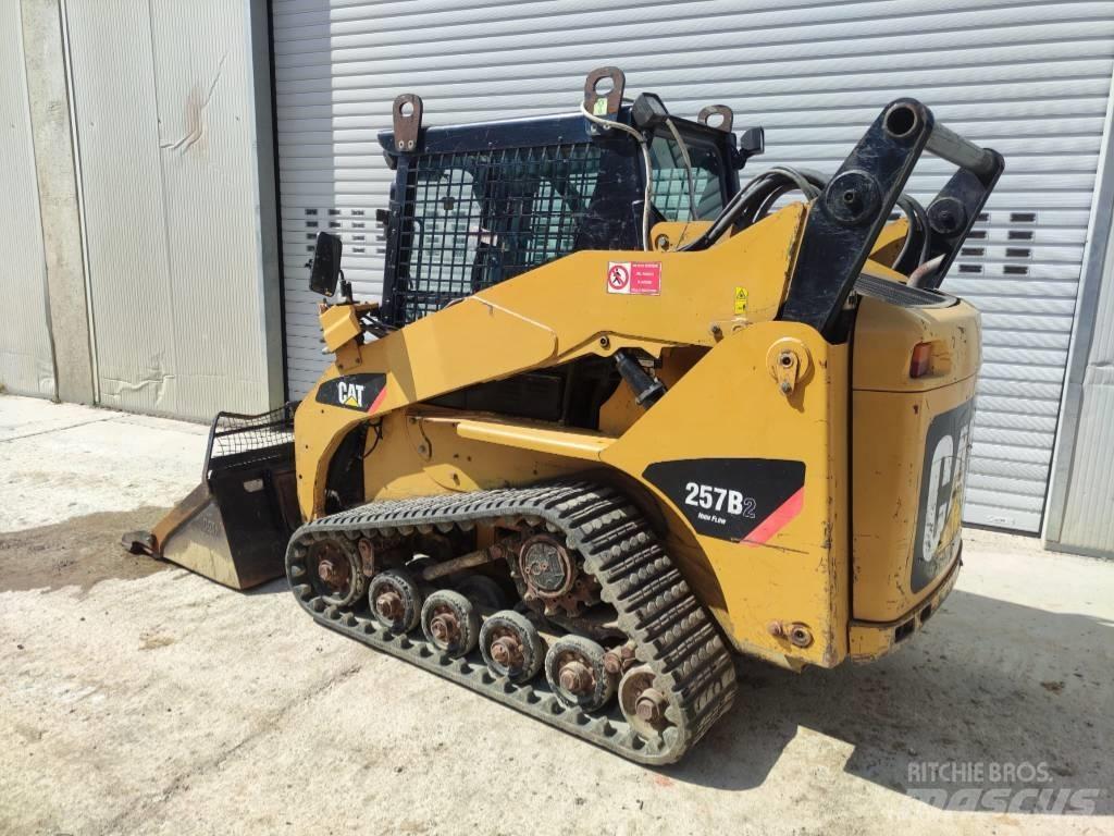 CAT 257 B 2 推土機