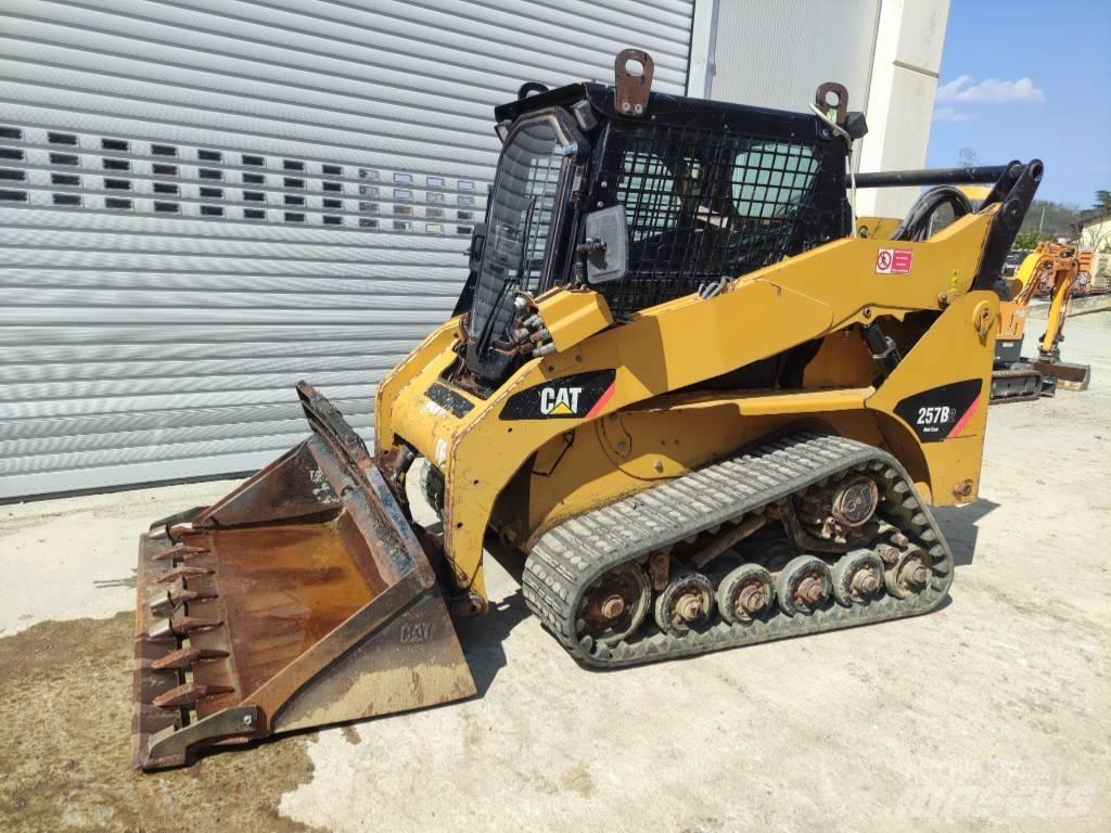 CAT 257 B 2 推土機