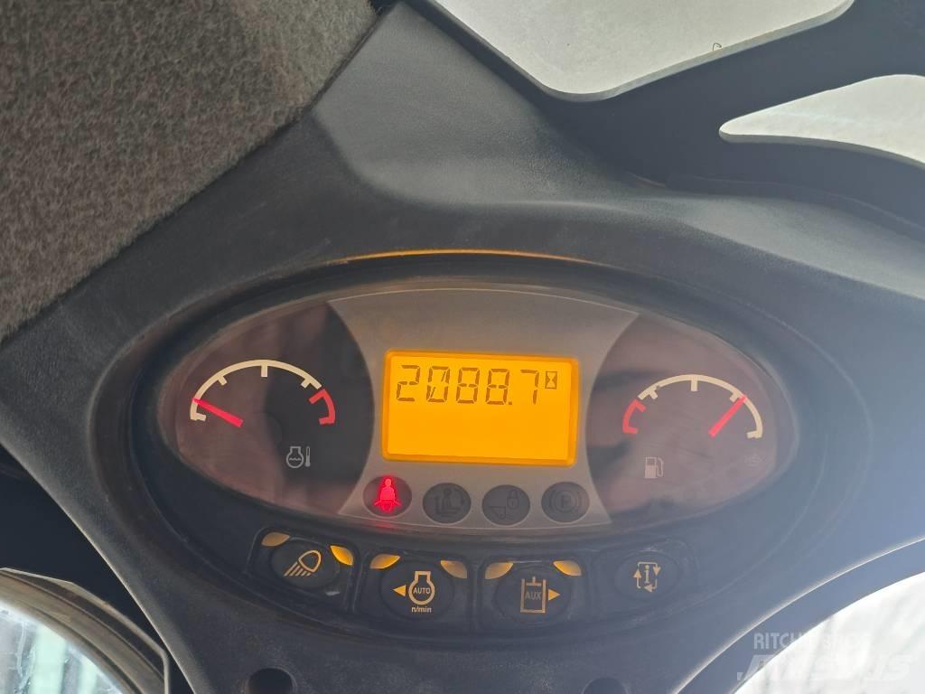 Bobcat T595 滑移轉向裝載機
