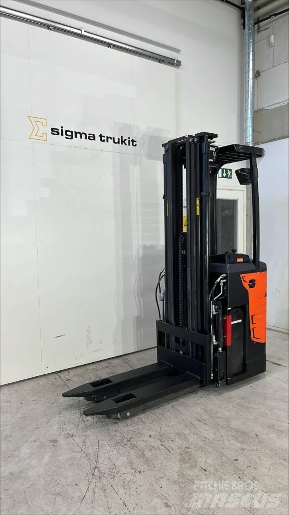 Rocla SST 16 AC 自走式堆積機