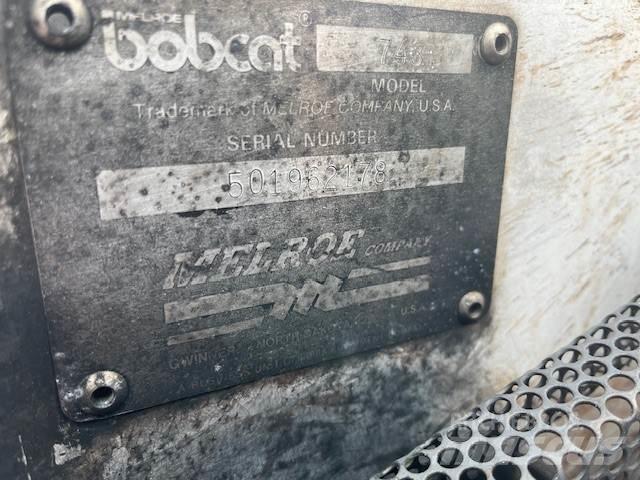 Bobcat 743 滑移轉向裝載機