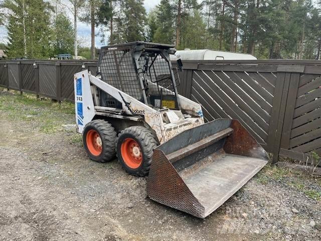 Bobcat 743 滑移轉向裝載機