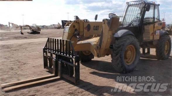 CAT TH560B 伸縮臂操作車