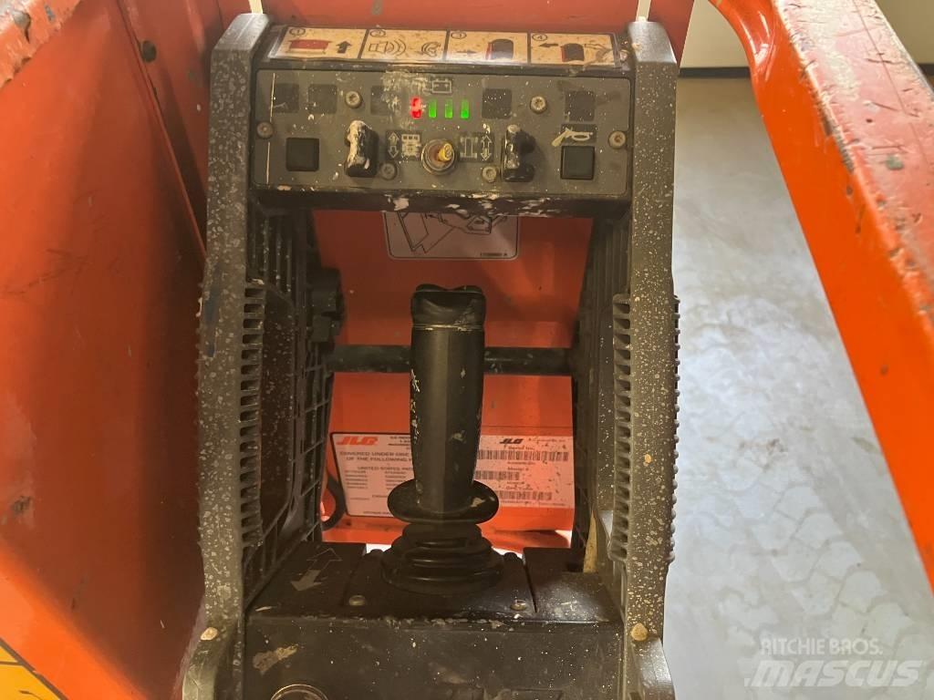 JLG 1230 ES 垂直升降工作台