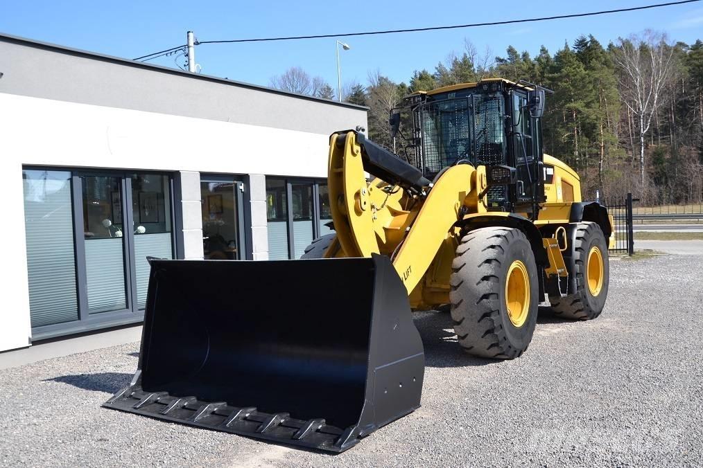 CAT 938 M 輪胎式裝載機