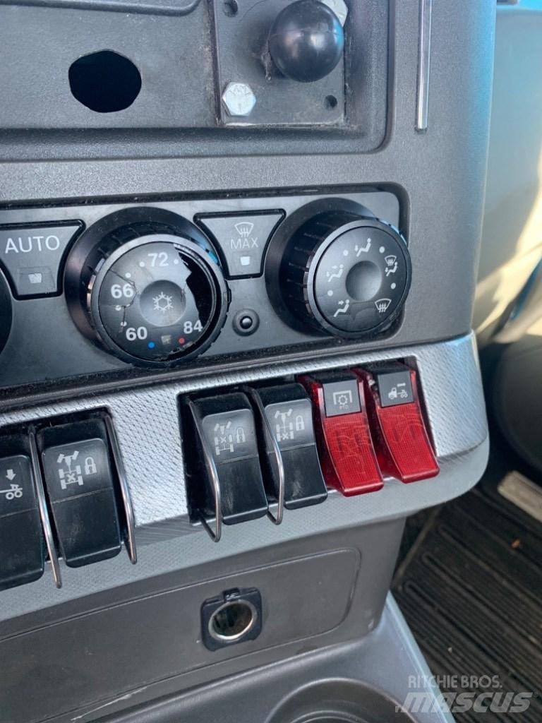 Kenworth T-880 曳引機組件