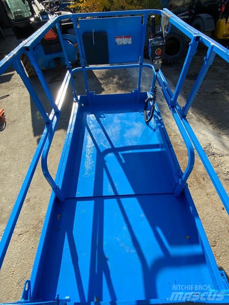 Haulotte Compact 12 剪式升降機