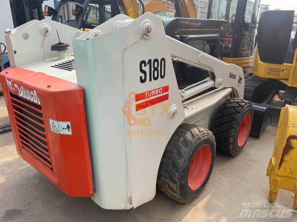 Bobcat S180 滑移轉向裝載機