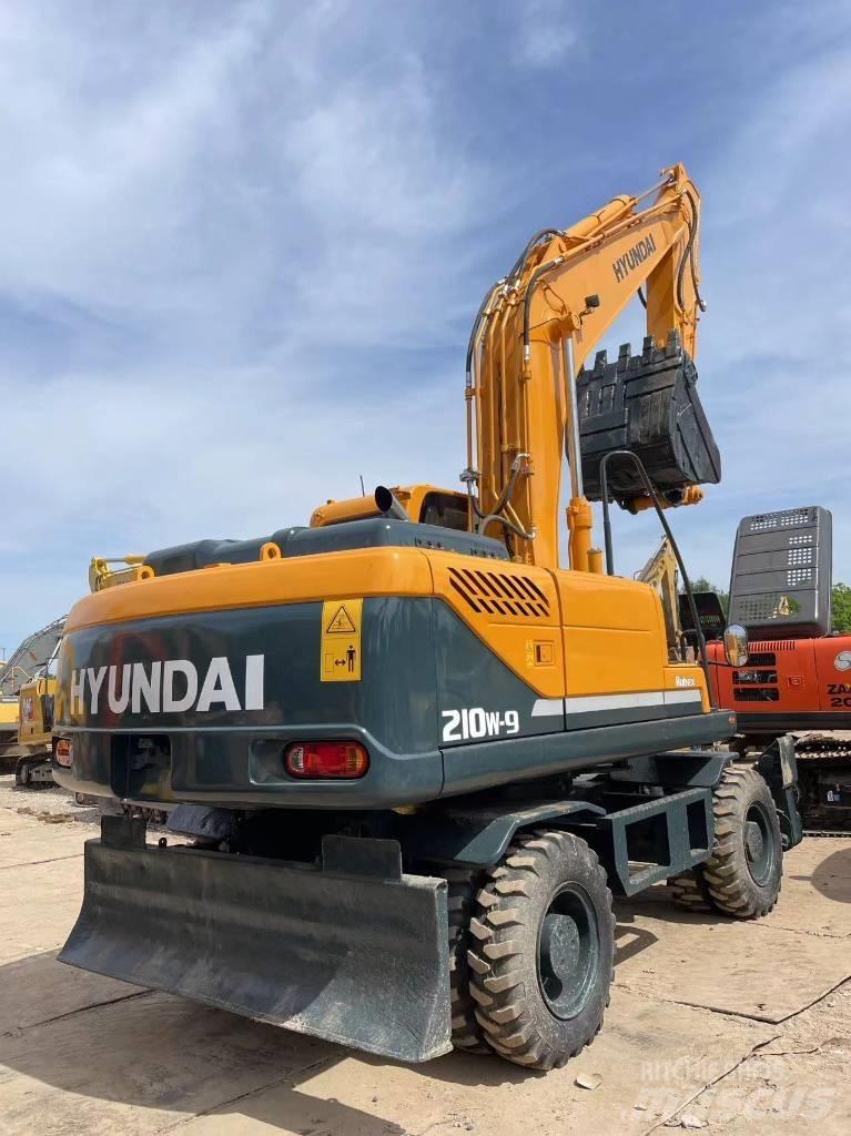 Hyundai R210W-9 旋轉式挖土機/掘鑿機/挖掘機