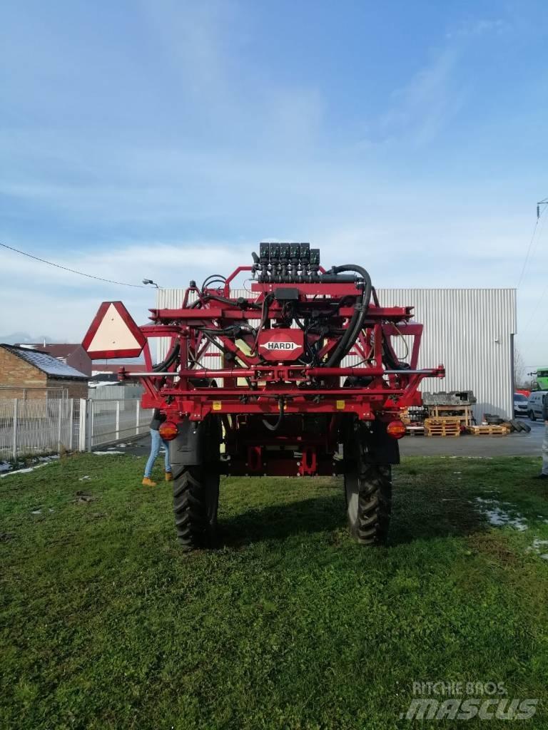 Hardi Navigator 3000 牽引式噴霧機