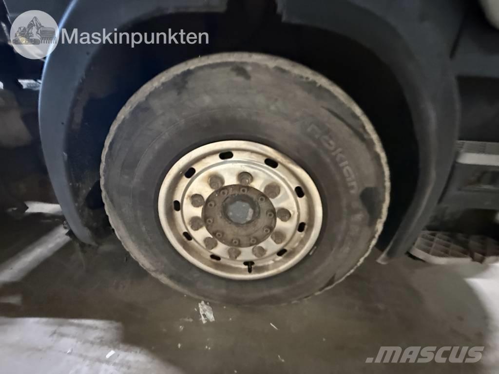 Scania Lastväxlare 吊鉤式起重車