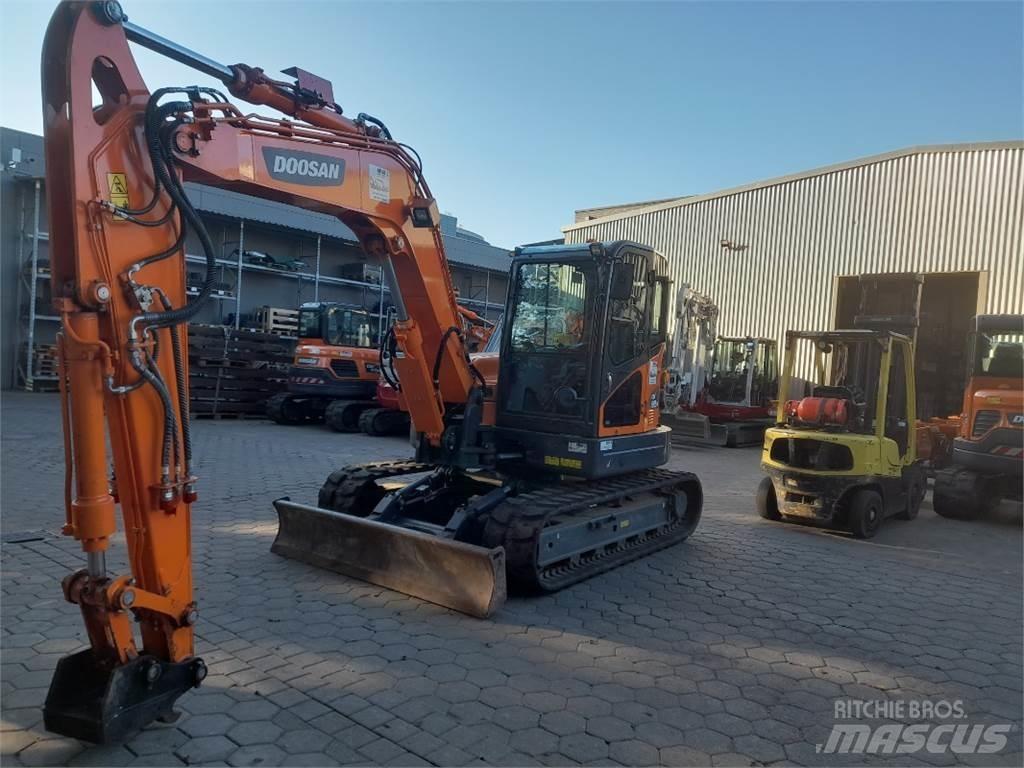 Doosan DX85R-3 中型挖土機/掘鑿機/挖掘機 7t-12t