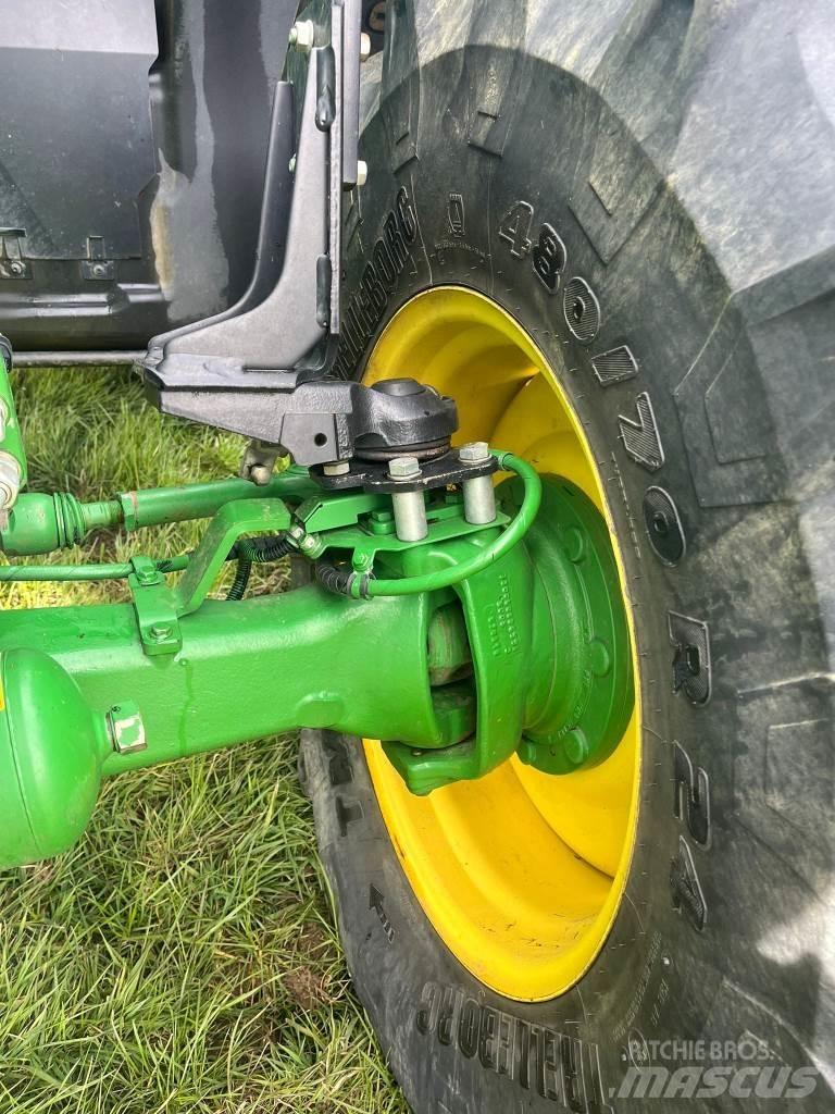 John Deere 6130 R 曳引機