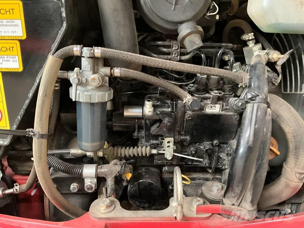 Takeuchi TB 216 小型挖土機/掘鑿機<7t(小型挖掘機)