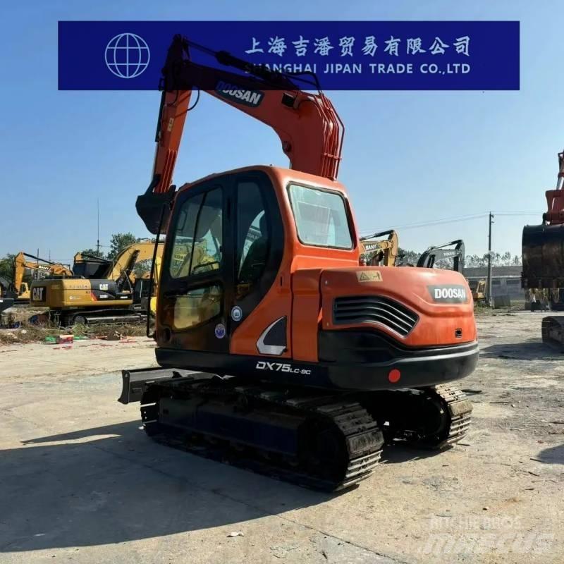 Doosan DX 75 中型挖土機/掘鑿機/挖掘機 7t-12t