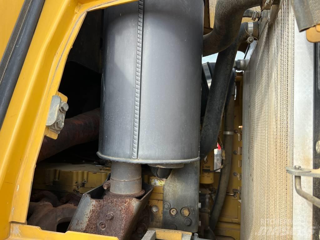 CAT 963 D 推土機