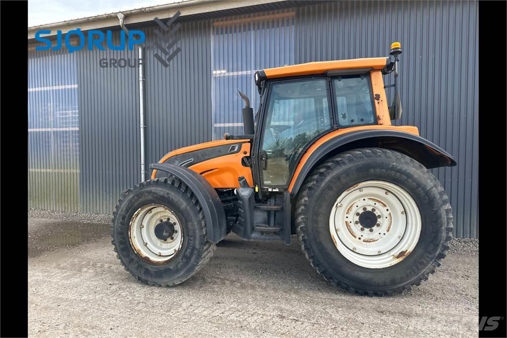 Valtra N142 曳引機