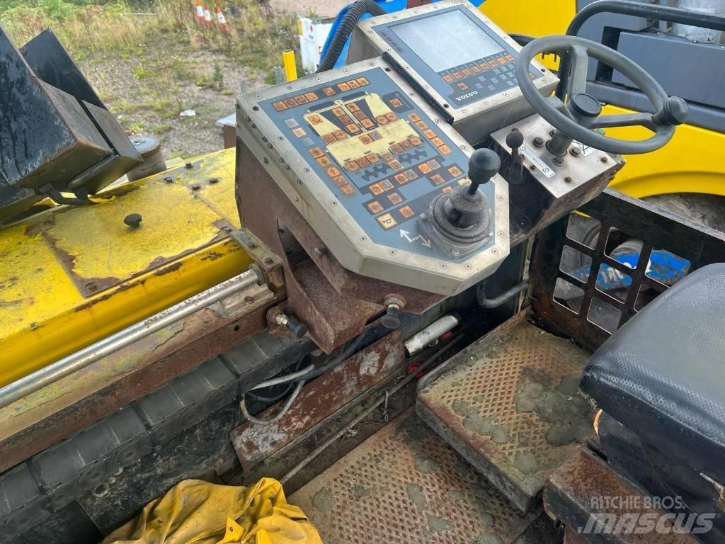 Titan 6870 Paver 瀝青攤舖機/鋪路機
