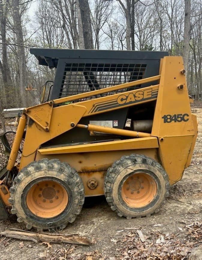 CASE 1845 C 滑移轉向裝載機