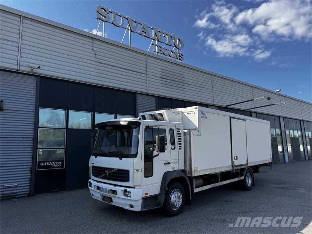 Volvo FL220 貨箱式卡車