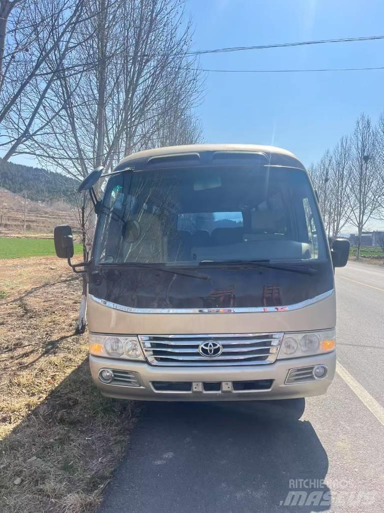 Toyota Coaster 公路客運汽車